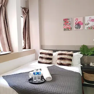 Leo Leisure @ Central Market Hotel